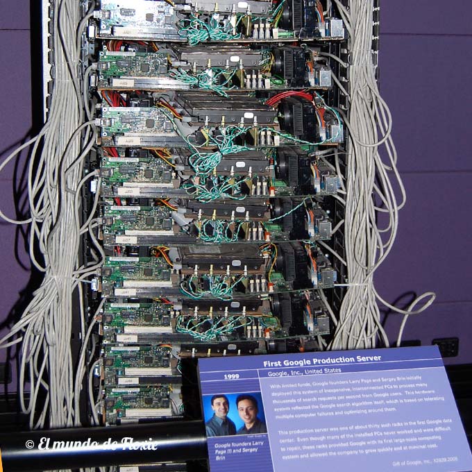 Primer servidor de producción de Google, del año 1999. - Computer history museum en Silicon Valley